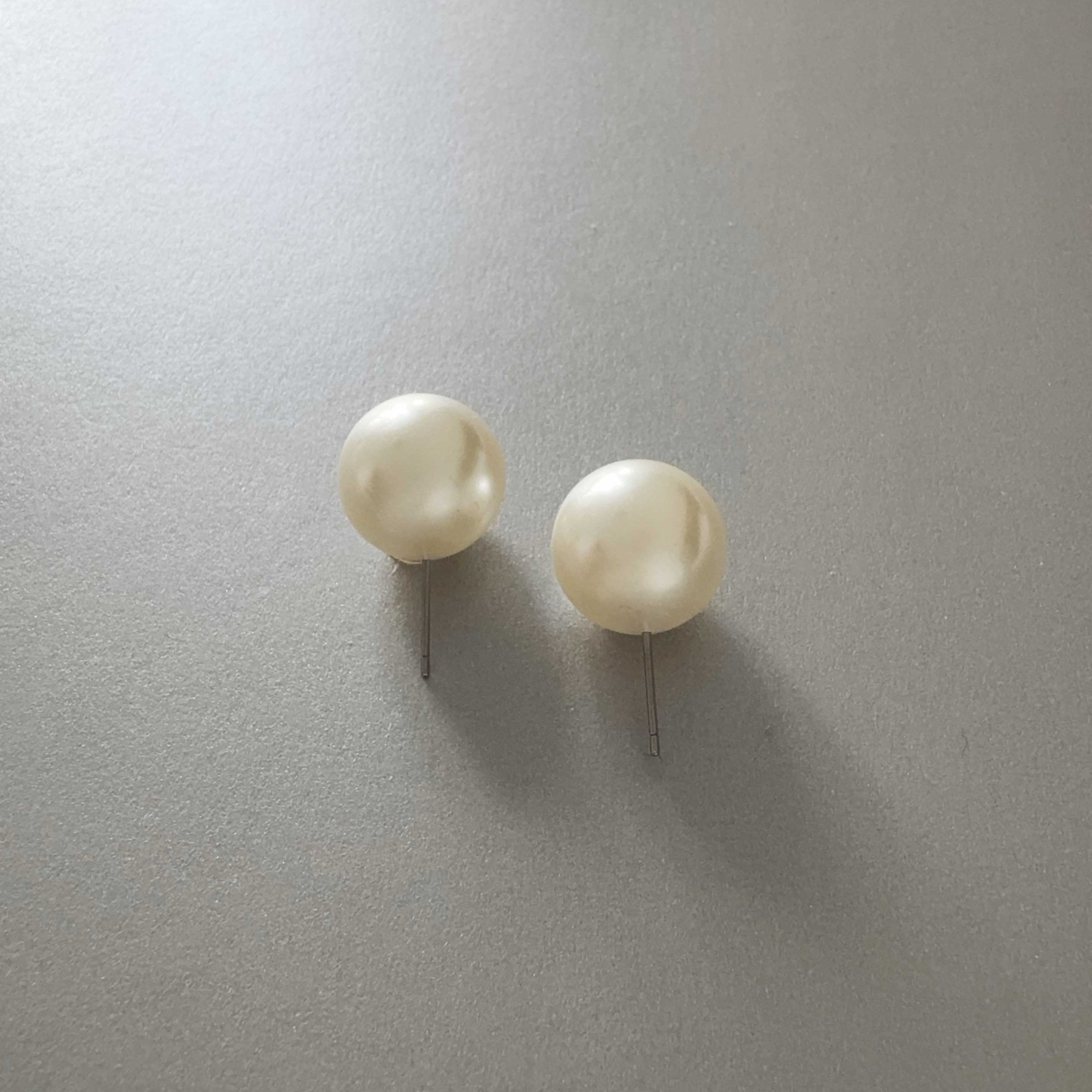 Feya Faux Pearl Stud Earrings LUXE TONES