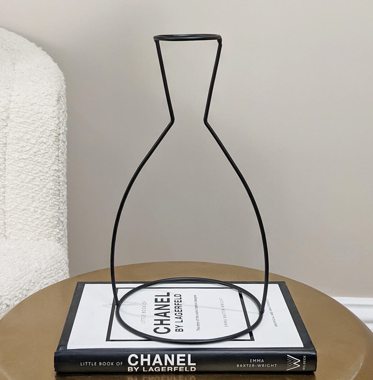 Contour Black Silhouette Wire Vase.