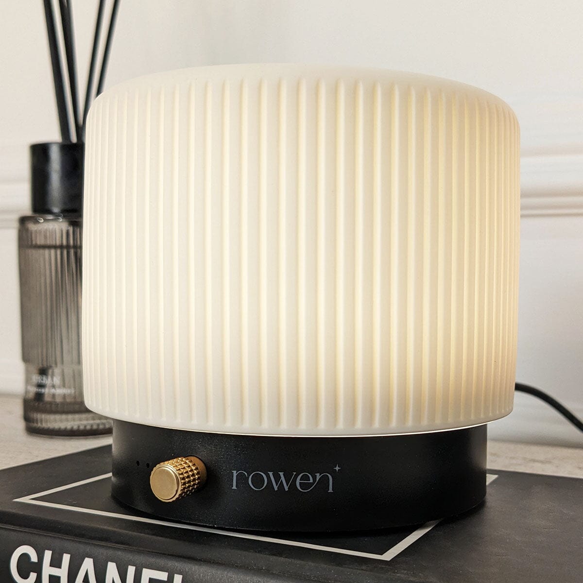 Fiorella Electronic Black & White Aroma Mist Diffuser Lamp - Rosey's Creations