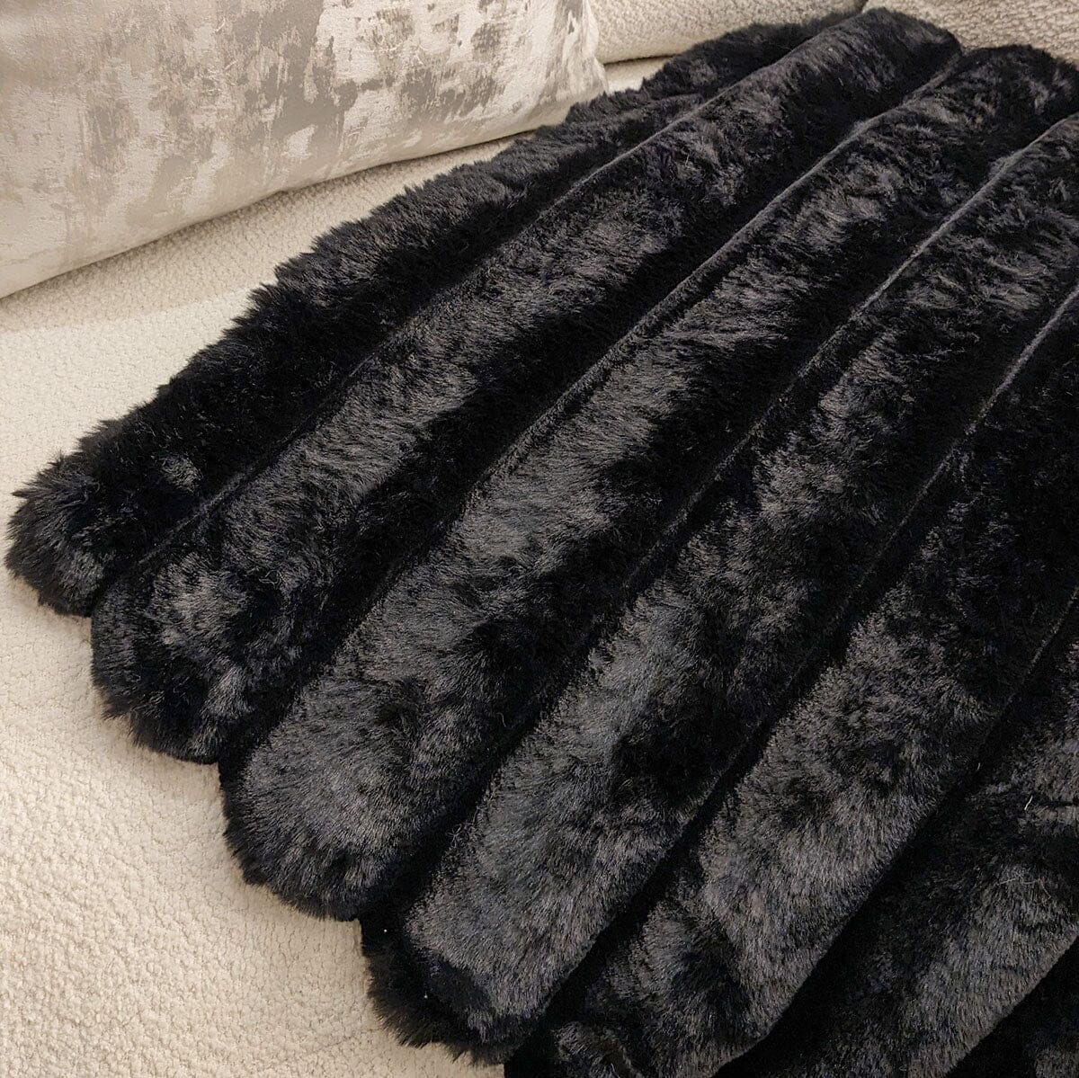 Isla Black Chunky Ribbed Faux Fur Throw - Rosey's Creations