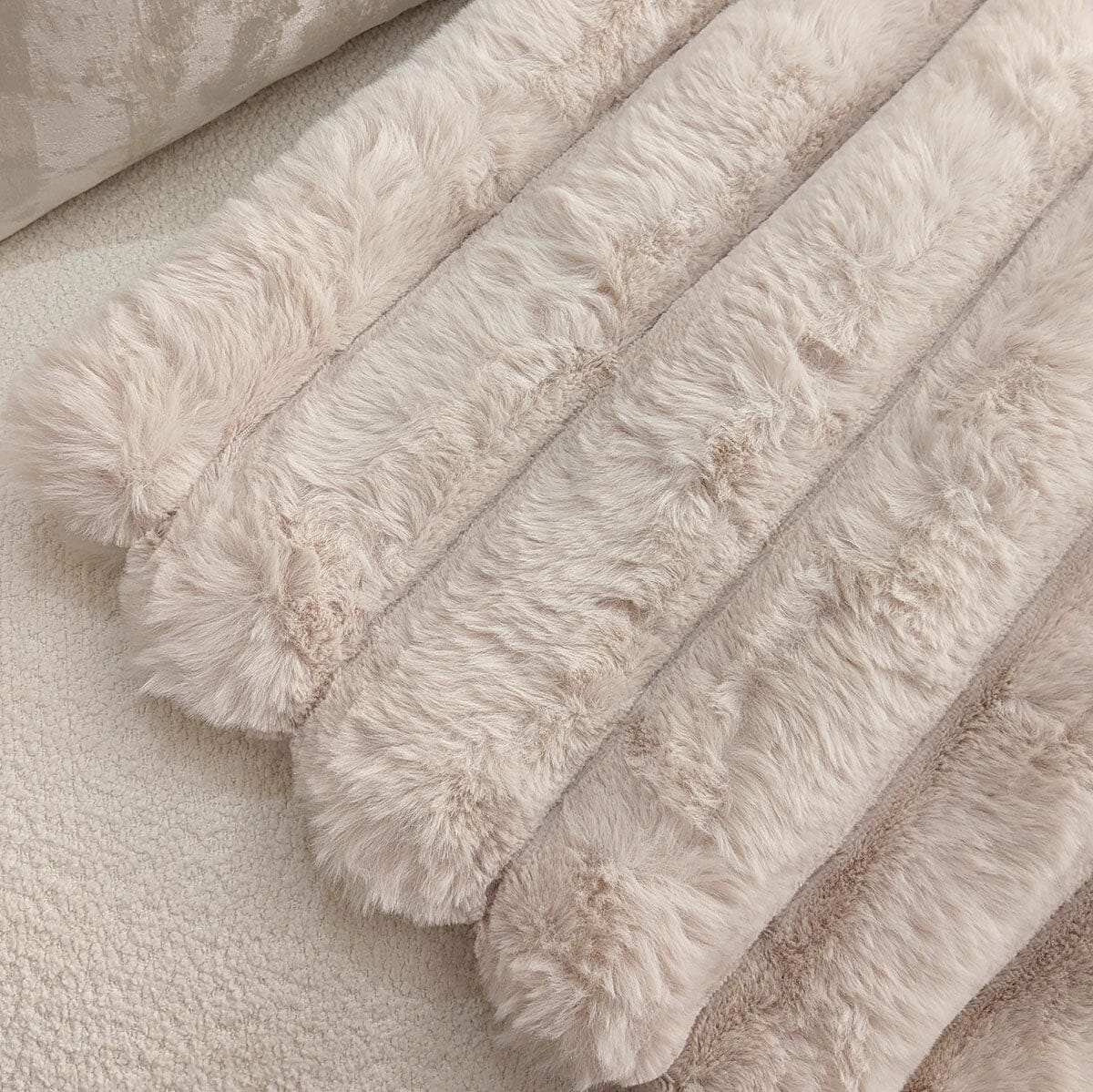 Isla Oatmeal Chunky Ribbed Faux Fur Throw - Rosey's Creations