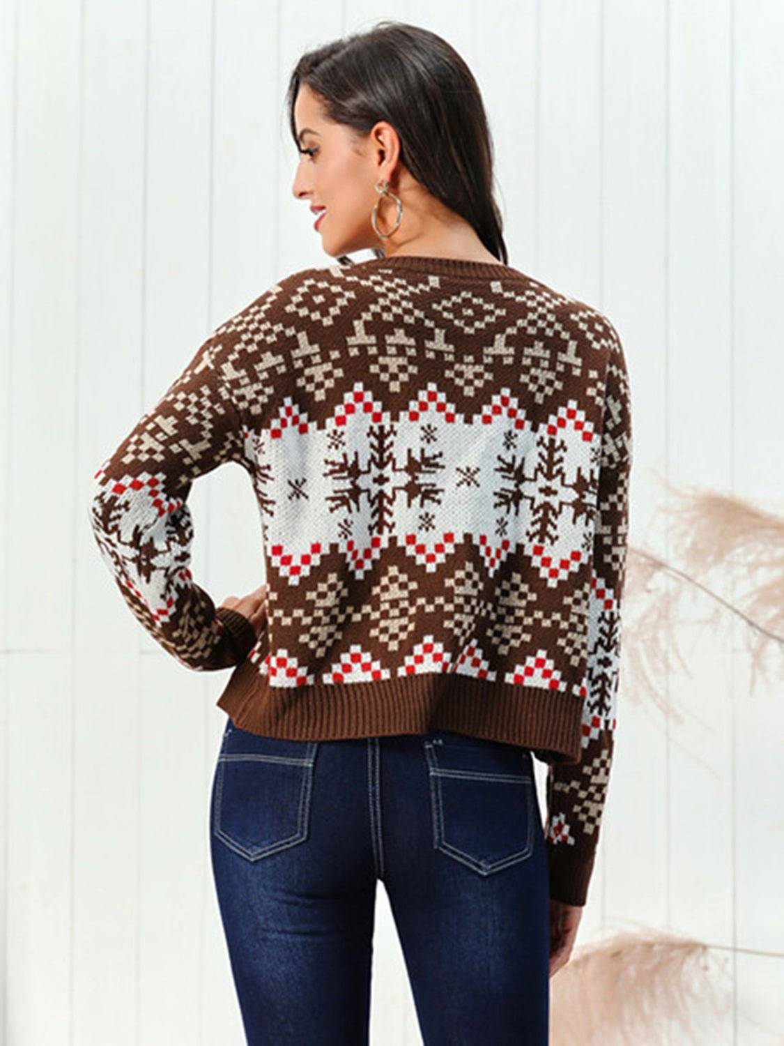Snowflake Pattern Round Neck Sweater.