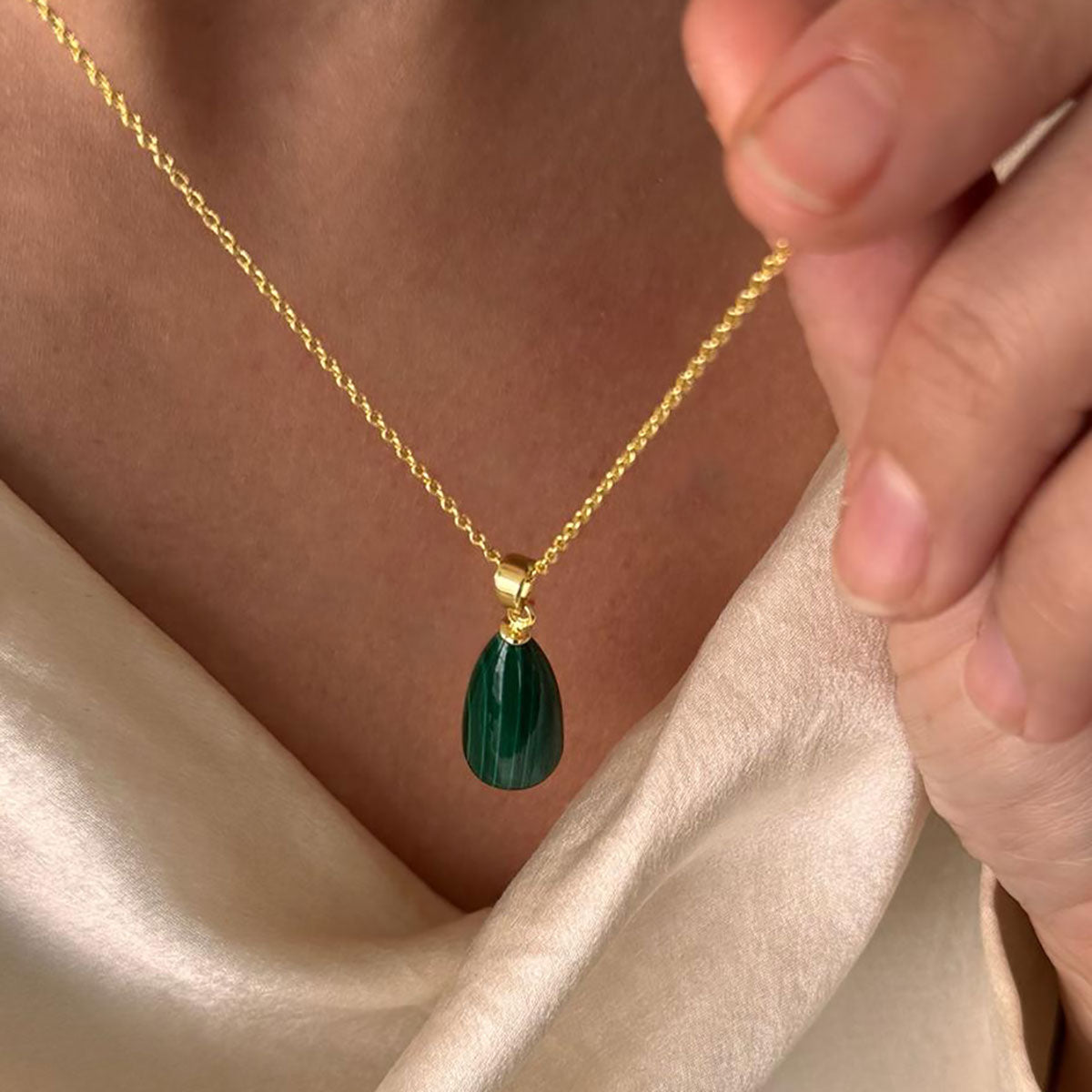 Hera Polished Stone Pendant Necklace Malachite Azuni London