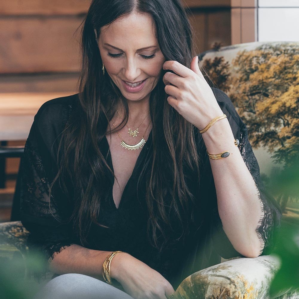 Etrusca Curved Necklace Azuni London