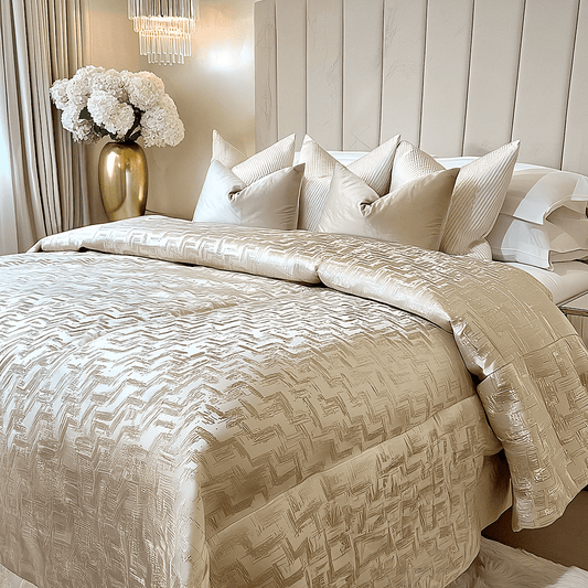Sorrel Cream & Gold Metallic Abstract Patterned Bedspread.