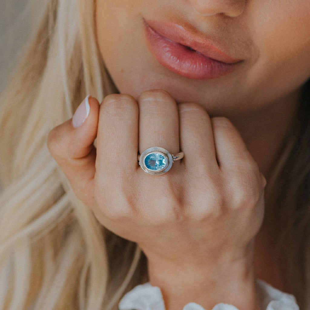 Oval-cut Sky Blue Topaz gemstone Ring - Avery Dainty London
